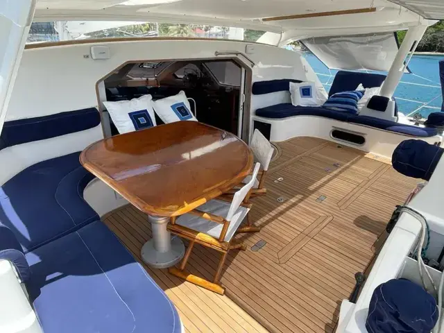 Catana 582