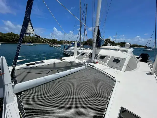 Catana 582