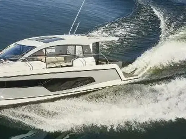 Sealine C 335v