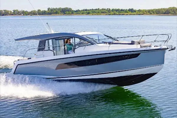 2025 Sealine c335