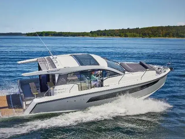 Sealine C 335v