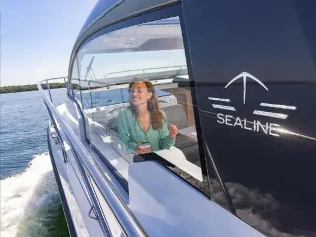 Sealine C 335v