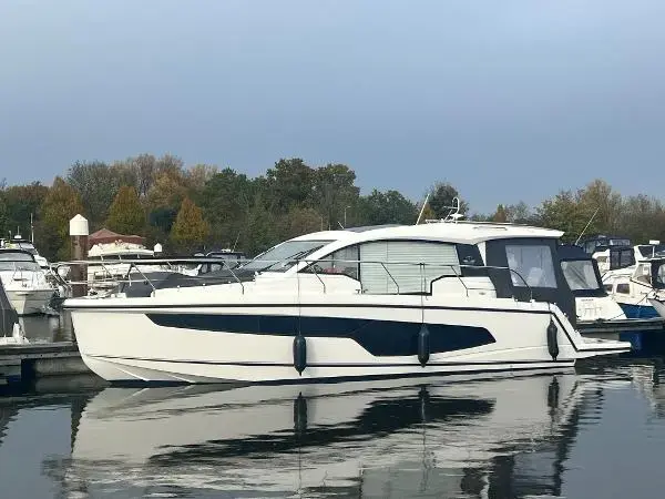 2021 Sealine c 335