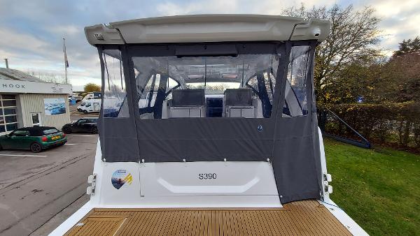 2024 Sealine s390