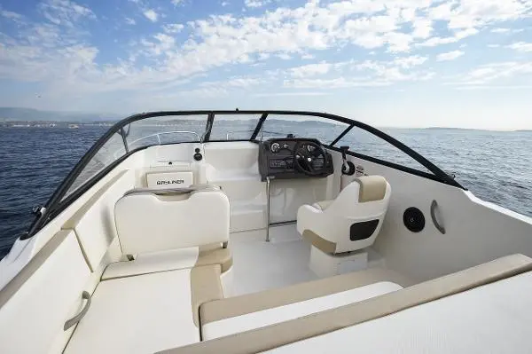 2023 Bayliner vr5 cuddy