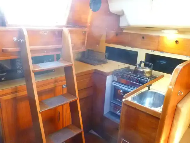 Contessa 35