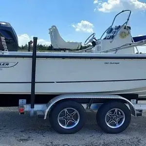 2007 Boston Whaler 190 Outrage