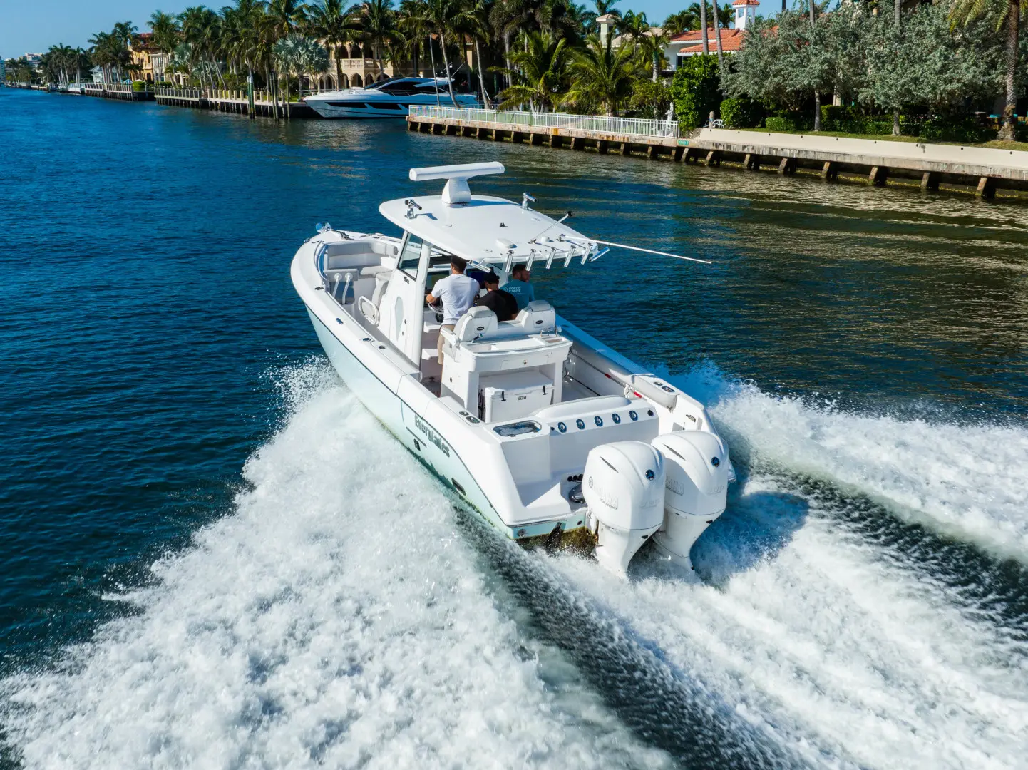 2020 Everglades Boats 295 cc