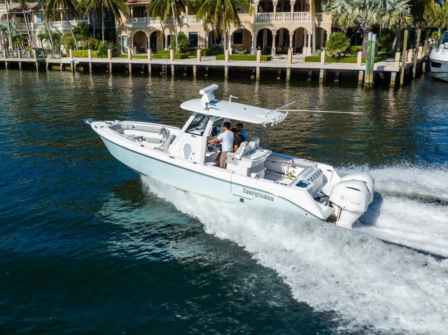 2020 Everglades Boats 295 cc