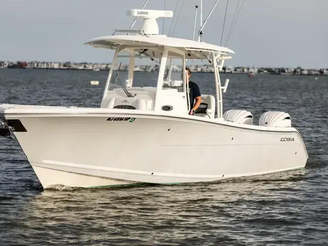 Cobia Boats 320 CC