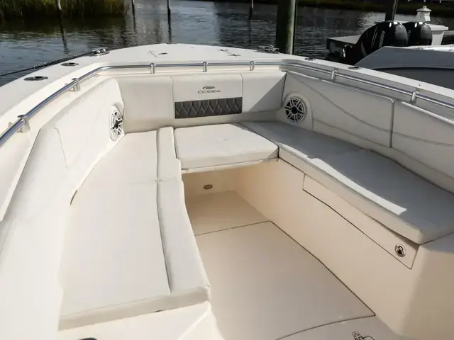 Cobia Boats 320 CC