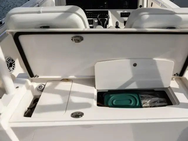 Cobia Boats 320 CC