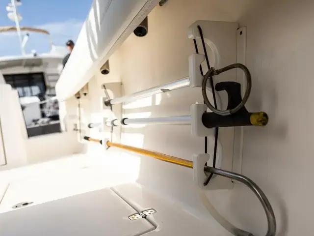 Cobia Boats 320 CC