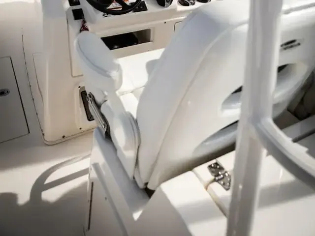 Cobia Boats 320 CC