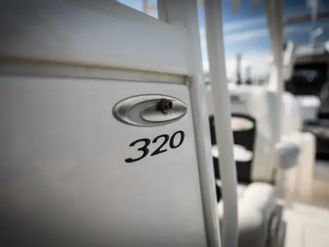 Cobia Boats 320 CC