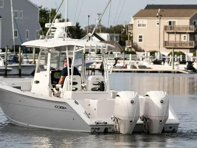 Cobia Boats 320 CC