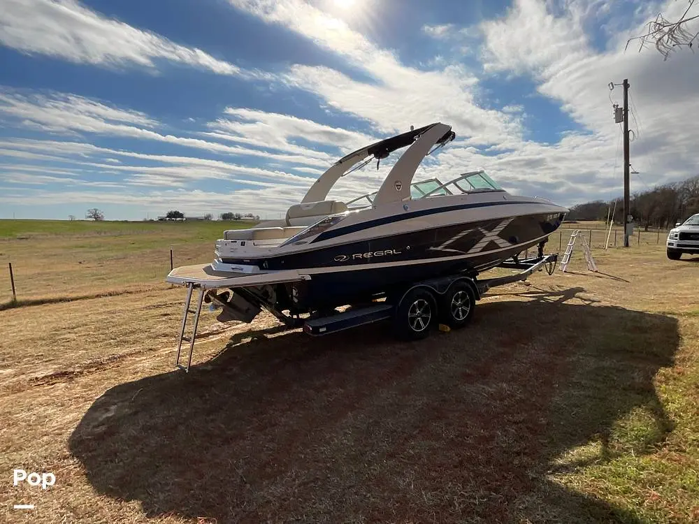 2012 Regal 27 fasdeck