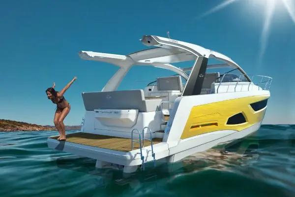 2024 Sealine s 390