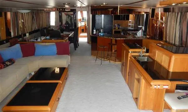 1990 Kha Shing cockpit motoryacht