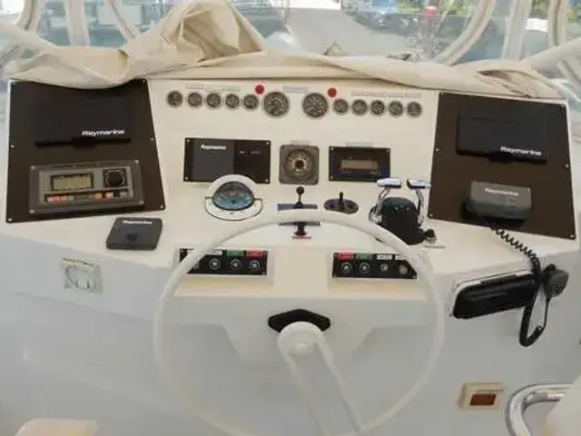 Kha Shing Cockpit Motoryacht