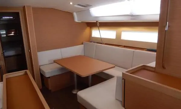 2022 Jeanneau sun odyssey 490 performance