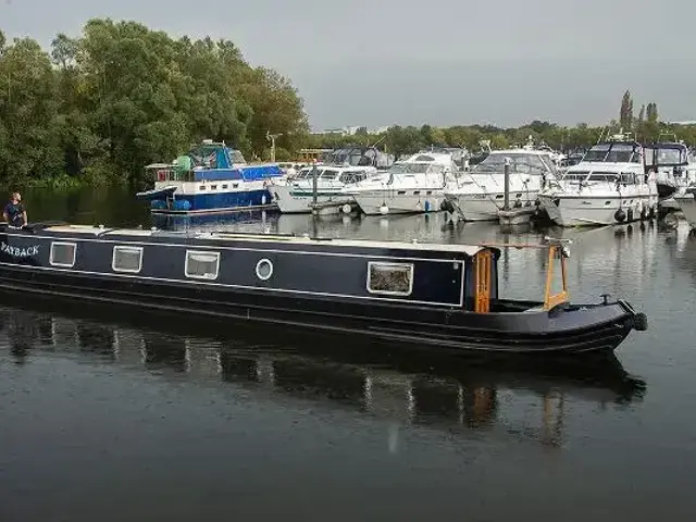 Narrowboat Finesse Boats - Jonathan Wilson -