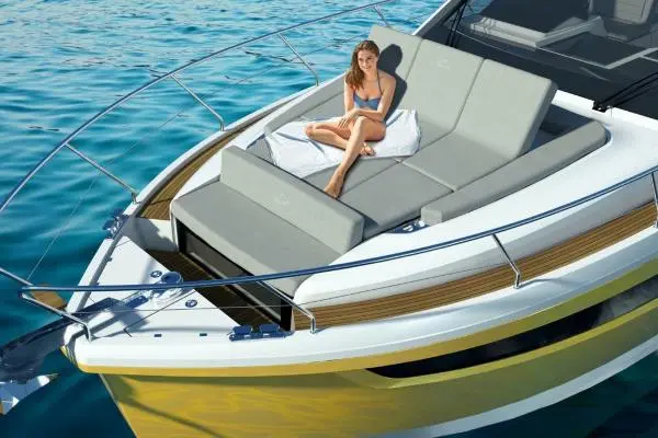 2024 Sealine s 390