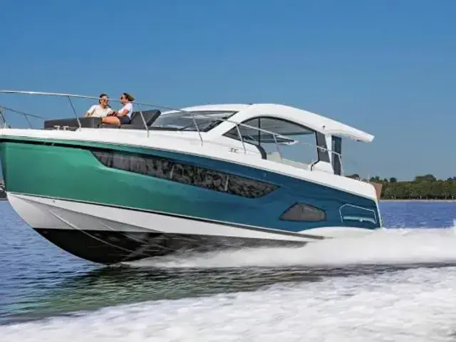 Sealine C 390