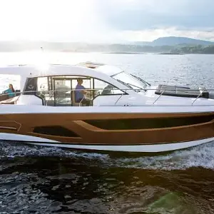 2024 Sealine C390