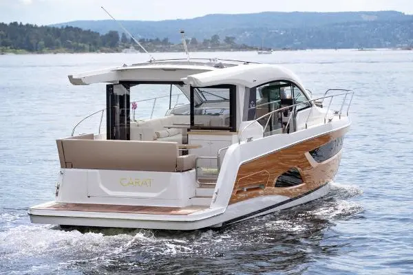 2024 Sealine c 390