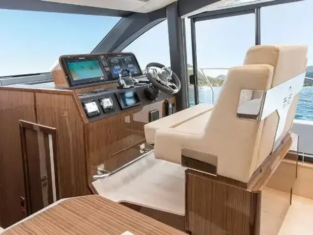 Sealine C 430