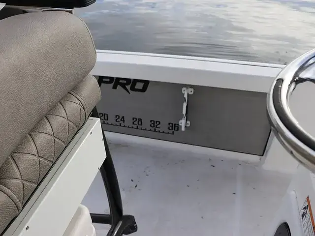 Sea Pro 248 Bay