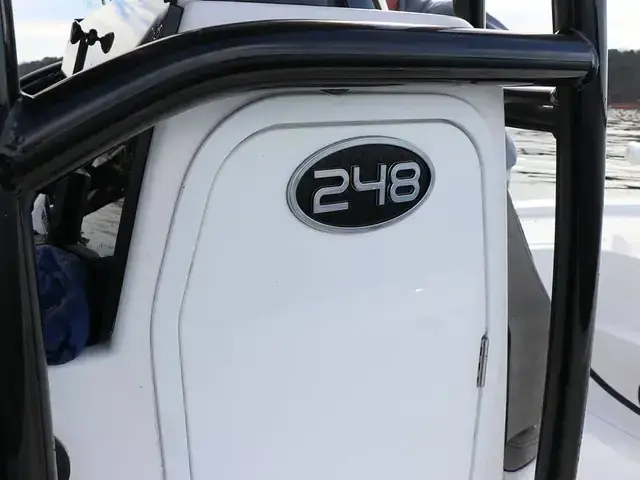 Sea Pro 248 Bay