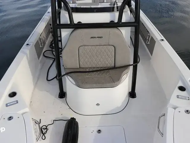 Sea Pro 248 Bay