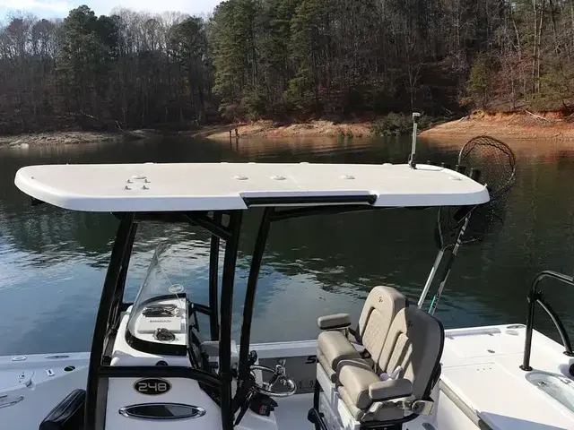 Sea Pro 248 Bay