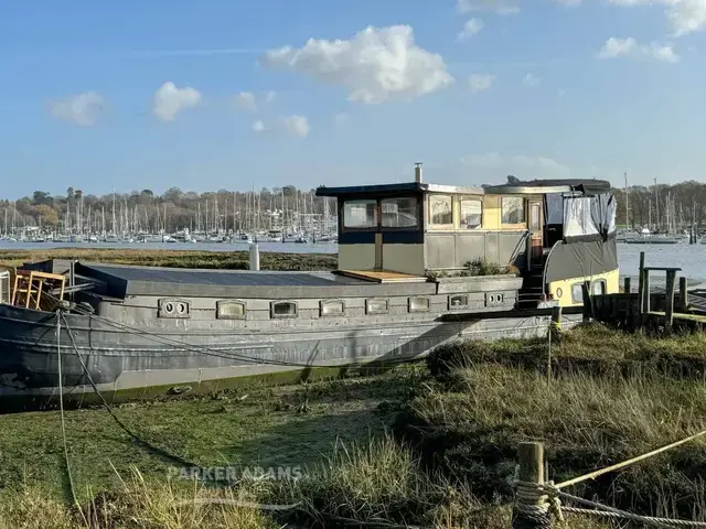 Stevenson Houseboat