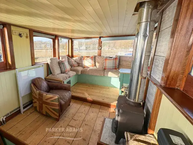 Stevenson Houseboat