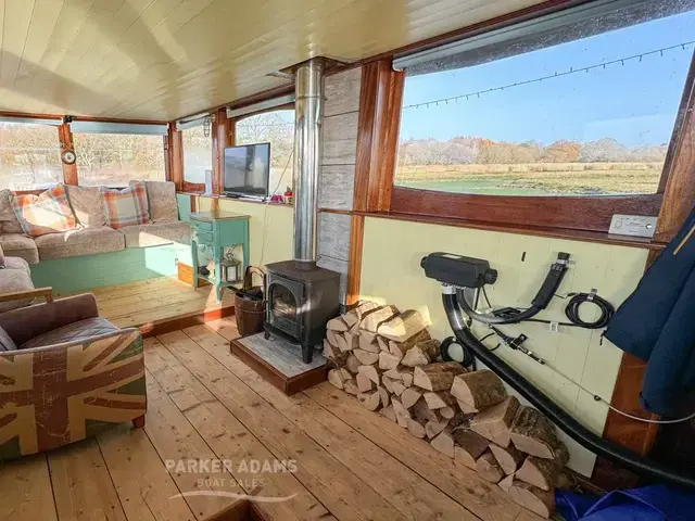 Stevenson Houseboat