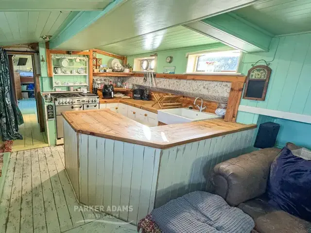 Stevenson Houseboat