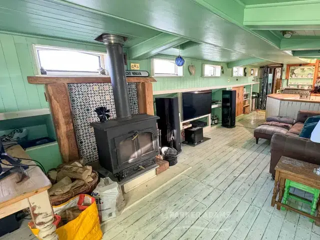 Stevenson Houseboat