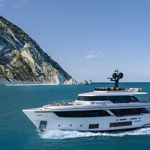 2023 Custom Line Navetta 30