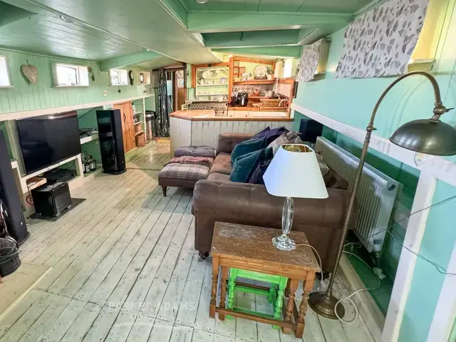 Stevenson Houseboat