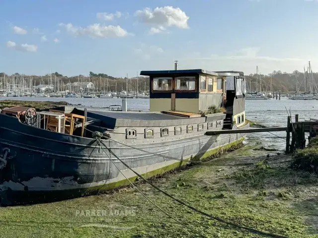 Stevenson Houseboat