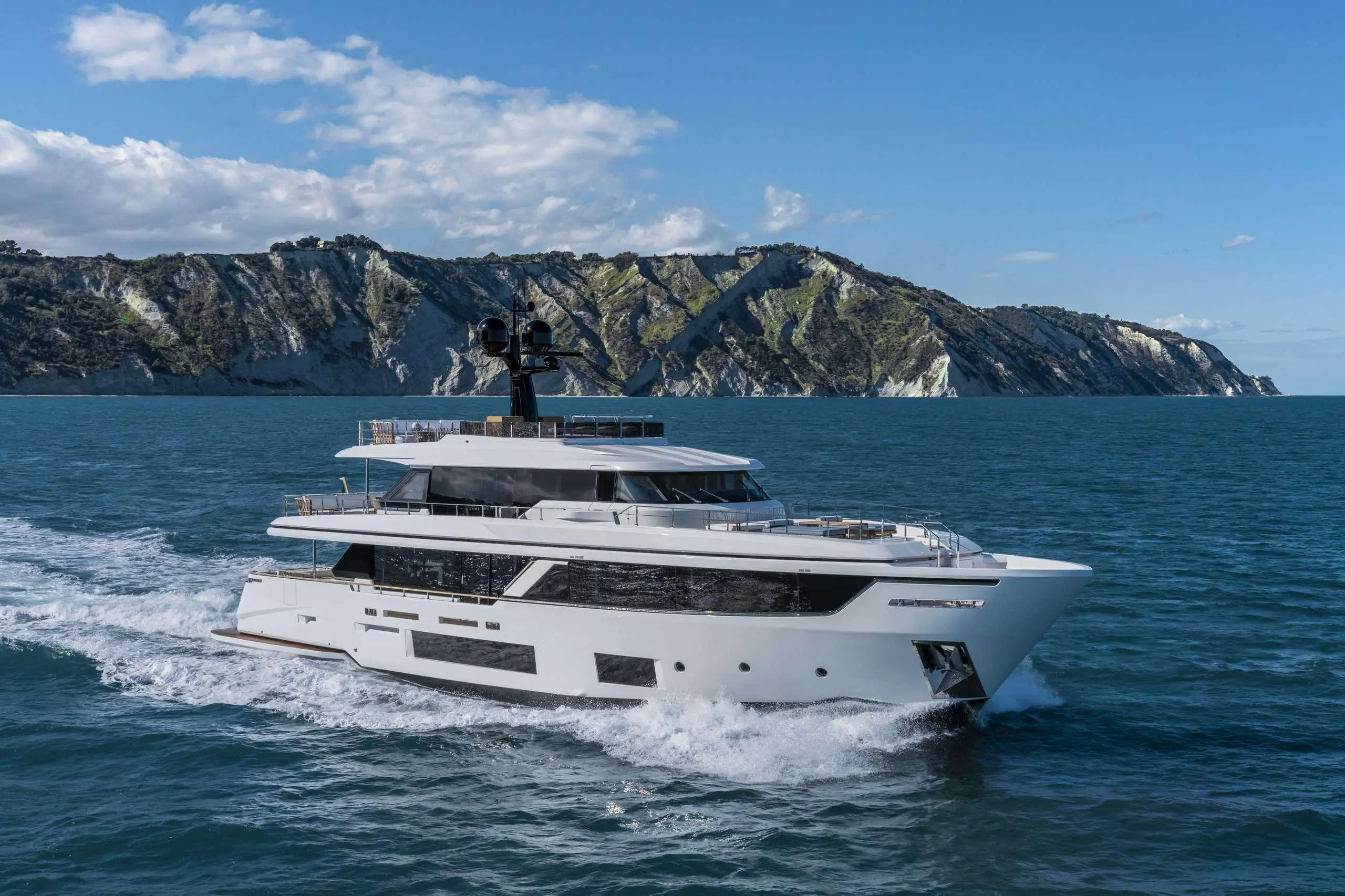 2023 Custom navetta 30