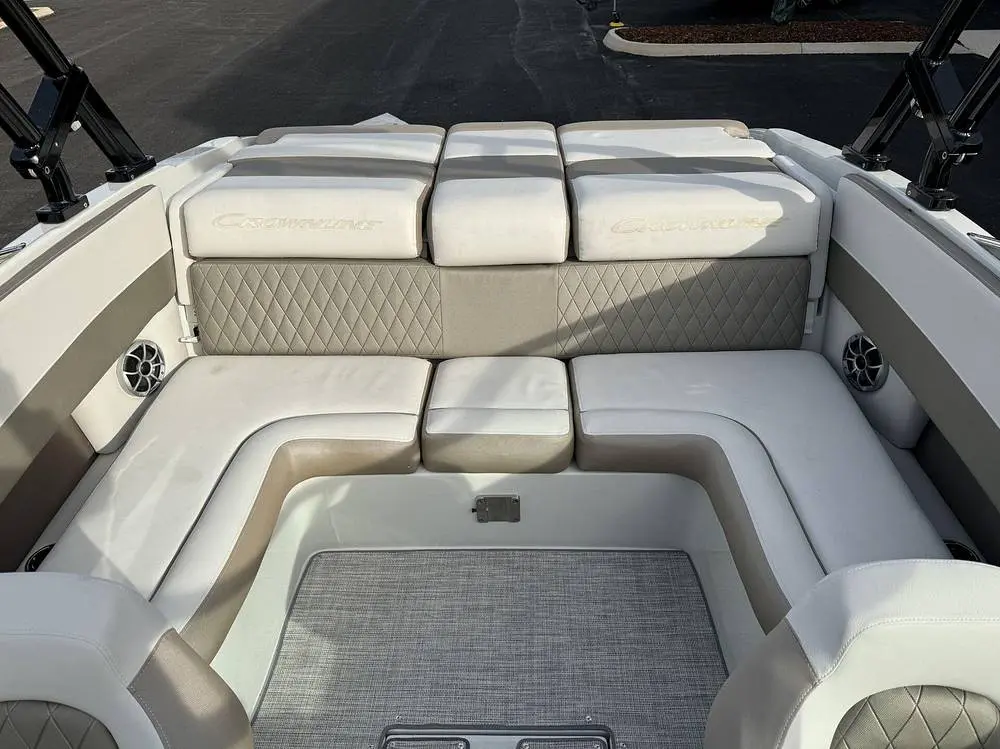 2023 Crownline 240 ss