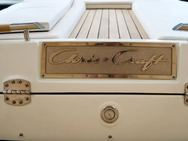 Chris Craft 27 Launch