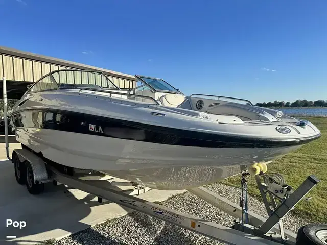 Crownline Deck Boat 220 Ex