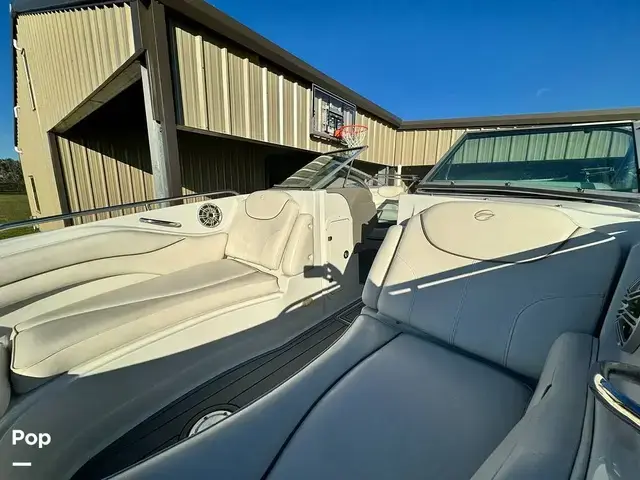 Crownline Deck Boat 220 Ex