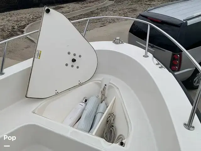 Boston Whaler 190 Outrage