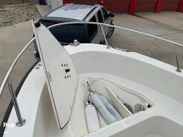 Boston Whaler 190 Outrage